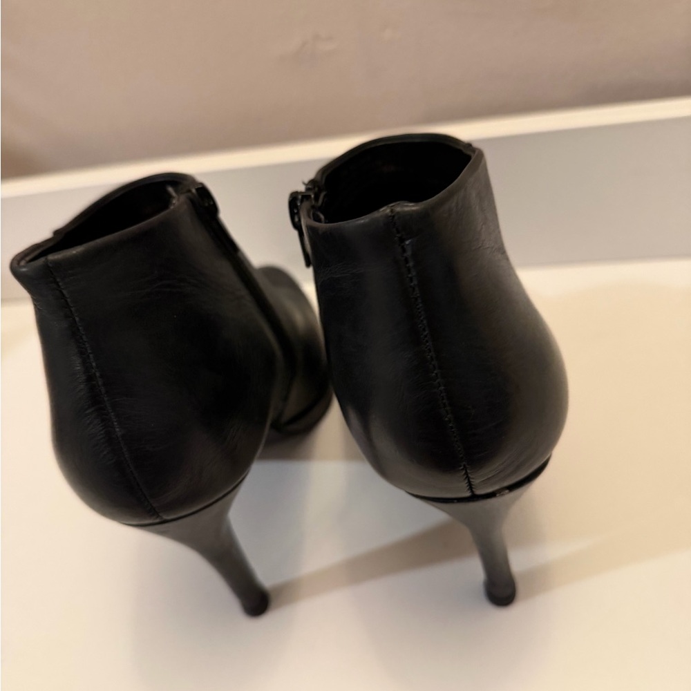 Levity Silver Black Leather Ankle Boots Stiletto Heel Pointed Toe Booties 8M - Picture 5 of 8